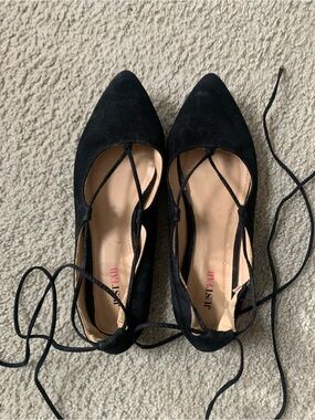 ❤️5 for $20❤️JustFab Black Pointed Lace-Up Flats with Crisscross Straps